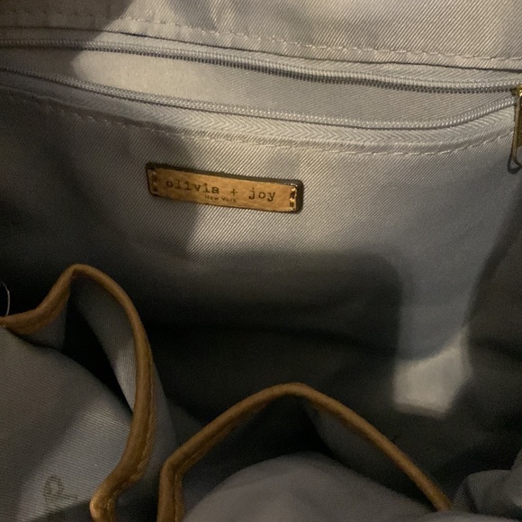 Olivia + joy Shoulder Bag Purse Tan with Zippered sides - Picture 4 of 5